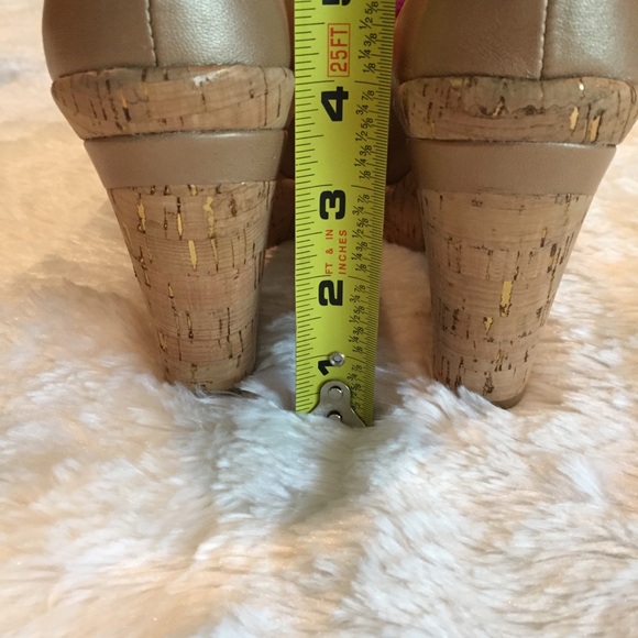 COPY - Sofft Tan Gold Cork Heel Peep Toe Snug Sz 8M: - Picture 6 of 9